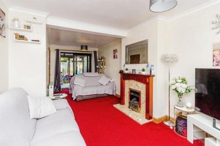 2 bedroom end of terrace house to rent - Photo 5