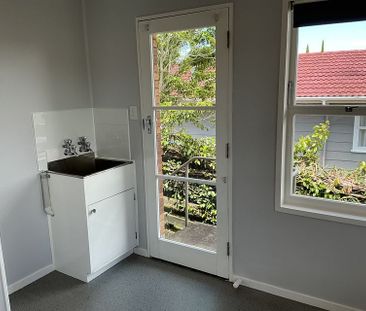 Charming 2BR Unit with Garden & Deck! - Photo 5