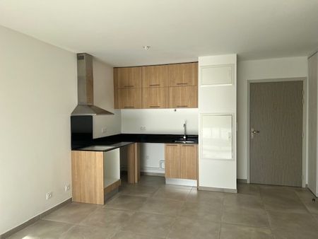 Location Appartement 2 pièces 40m² BRIGNOLES 83170 - Photo 5