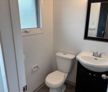 For Lease - 21 Woodlawn Road Unit# 12, Welland, Ontario - Photo 2