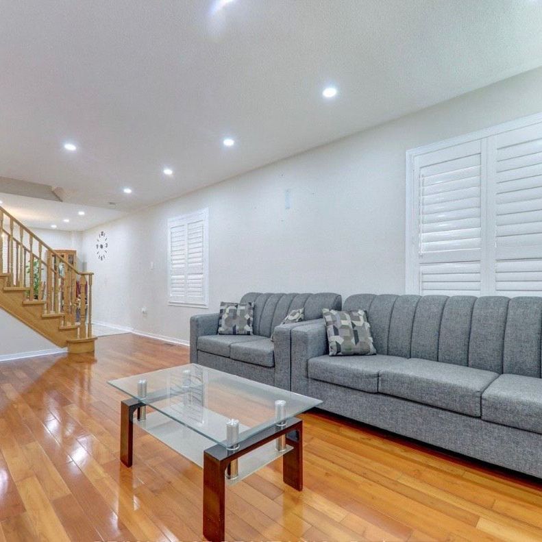 For Lease - 7 Glacier Crescent, Toronto, Ontario - Photo 1