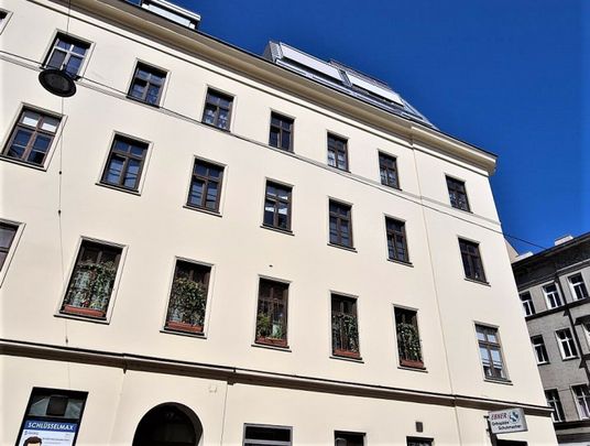 GROSSE MOHRENGASSE, straßenseitiges 77 m2 Geschäftslokal, 3 Zimmer, Nebenräume, Edelrohbau - Foto 1
