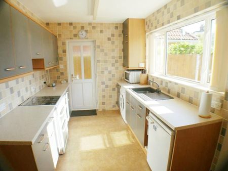 2 bedroom bungalow to rent - Photo 3