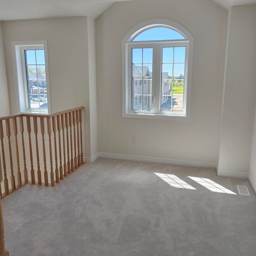 For Lease - 6 Fenn Crescent, New Tecumseth, Ontario - Photo 1