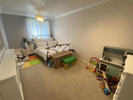 2 Bed Terraced House, Cunard Close, M13 - Photo 2