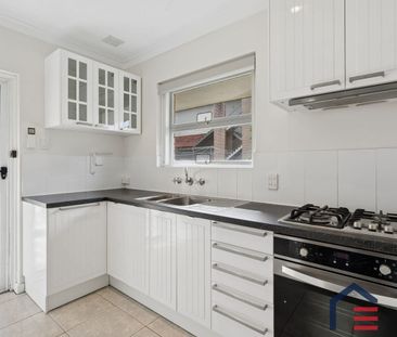 Prime Location - Photo 4