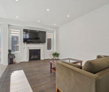 For Lease - 699 Newlove Street, Innisfil, Ontario - Photo 2
