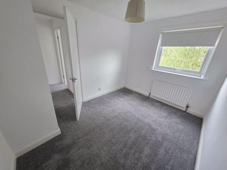 3 bedroom end of terrace house to rent - Photo 4