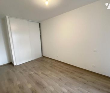 Appartement au 1er étage, 2 chambres, grande terrasse, place de par... - Photo 4