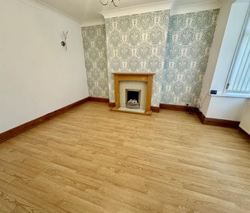 2 bedroom property to rent - Photo 1