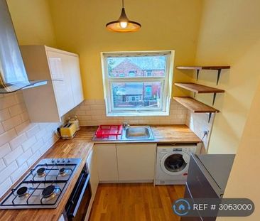 3 bedroom flat to rent - Photo 6
