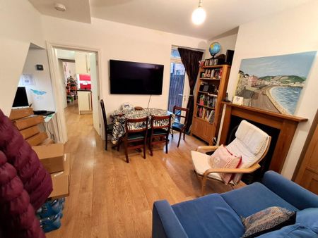 2 bedroom apartment to rent - Photo 2