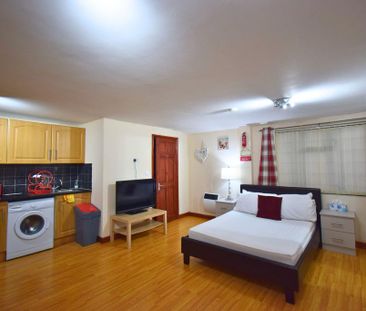 Studio to rent - Photo 5