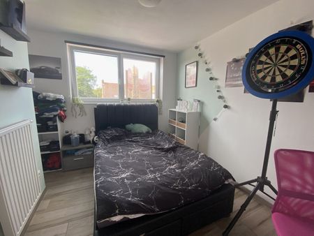 Moderne woning met 3 volwaardige slaapkamers - Photo 2