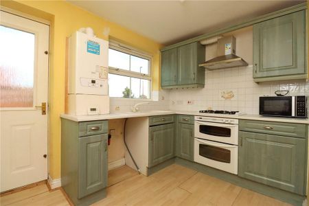 2 bedroom flat to rent - Photo 2