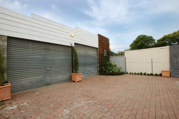644 Elm Street, Albury NSW 2640 - House For Rent | Domain - Photo 1