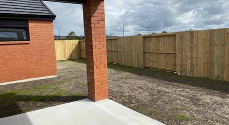 Spacious luxury living - Photo 3