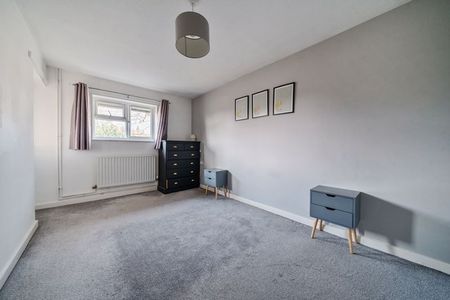 Fieldway, Haslemere - 1 bedroomProperty for lettings - Seymours - Photo 3