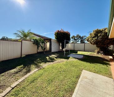 Modern 3 bedroom home with brand new kitchen! - Photo 4