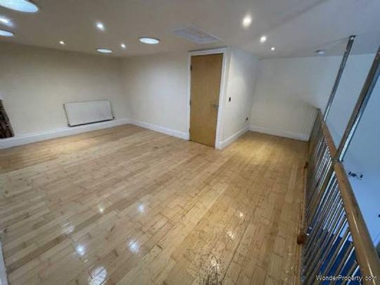 3 bedroom property to rent in Oldham - Photo 1