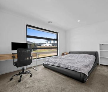 Beautiful East-Facing Home with Quality Upgrades throughout - Photo 5