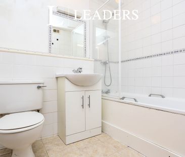 2 bedroom apartment to rent Westgate Road, Oakdale, Beckenham, BR3 - Photo 2