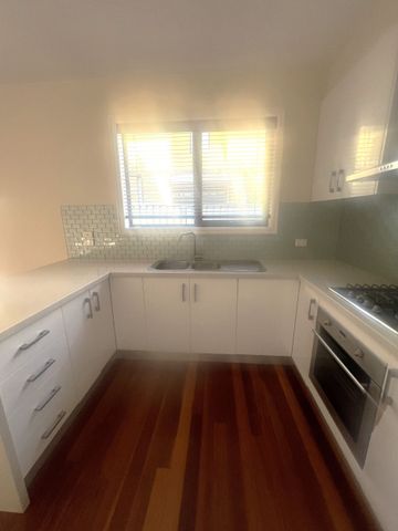 Three Bedroom Townhouse Newport- Garage not available to this property - Photo 4