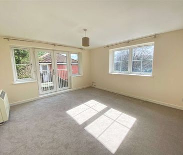 A contemporary apartment forming part of a modern development set i... - Photo 2