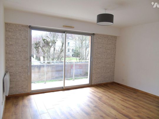 A LOUER Un appartement de type F1 de 24,74 m² situé au 1er étage avec ascenseur à la Résidence... - Photo 1