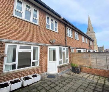 3 bedroom maisonette to rent - Photo 2