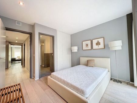 IXELLES: SUPERBE APPARTEMENT 2 CHAMBRES MEUBLE - Ixelles - Photo 4