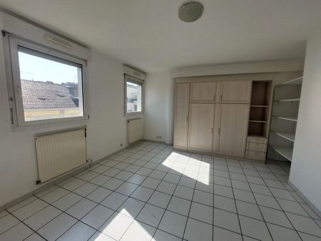 : Appartement 32.0 m² à ST ETIENNE - Photo 3