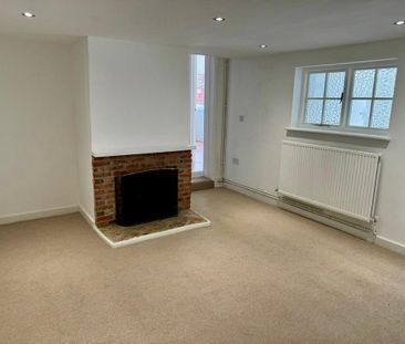 2 bedroom semi-detached house to rent - Photo 2