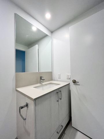 For Lease - 1787 St. Clair Avenue Unit# 330, Toronto, Ontario - Photo 4