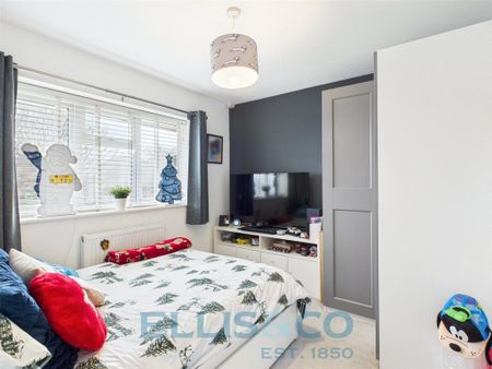 3 bedroom semi-detached house to rent - Photo 2