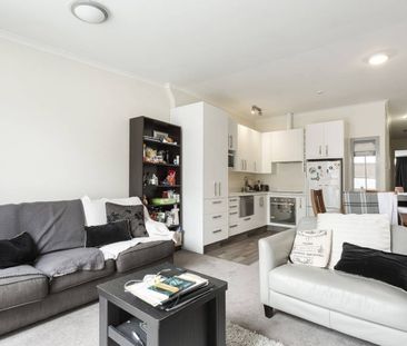 Location - Location - Photo 2