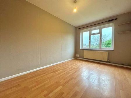 Thurbans Road, Farnham, Surrey, GU9 - Photo 3