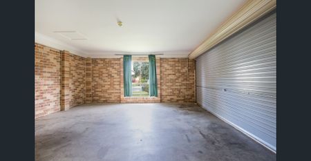 Charming Three Bedroom Villa with Year Round Comfort - Photo 5
