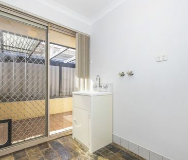 Spacious 3x2 Family Home on a Massive Block – Clarkson - Photo 4