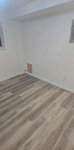 Newly renovated 2 1/2 for rent - Photo 1