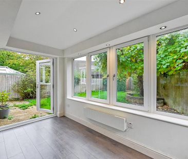 3 bedroom detached house to rent - Photo 4