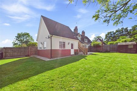 Hunt Cottages, Goring Lane, Mortimer, Reading, RG7 - Photo 2