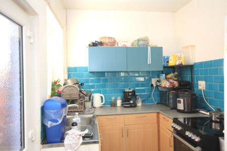 2 Bedroom End Terraced House , Deeside - Photo 5