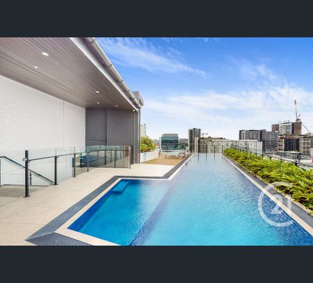 704/27 Commercial Road, Newstead, Qld 4006 - Photo 5