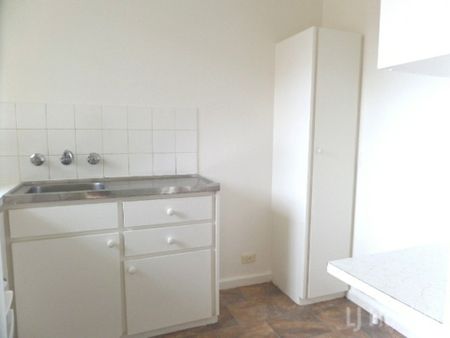 Ground Floor Bedsit Unit - Photo 5