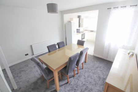 3 bedroom terraced house to rent - Photo 3