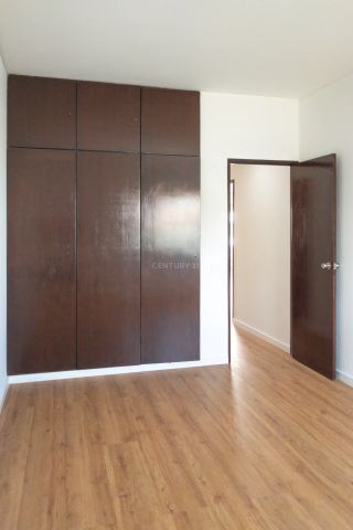 Apartamento T2 com garagem, em Campo de Ourique - Photo 3