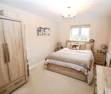 Goldsworth Road, Woking, Surrey, GU21 6LF - Photo 3