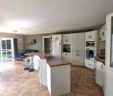 Beaut on Bayfair - Photo 3