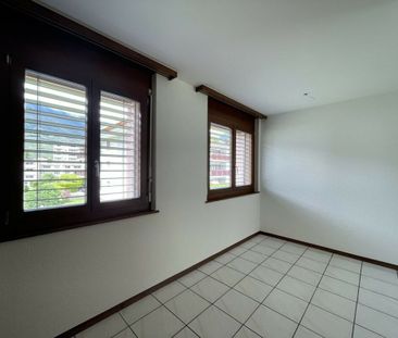 Appartement de 4.5 pièces au 1er étage avec balcon - Photo 1